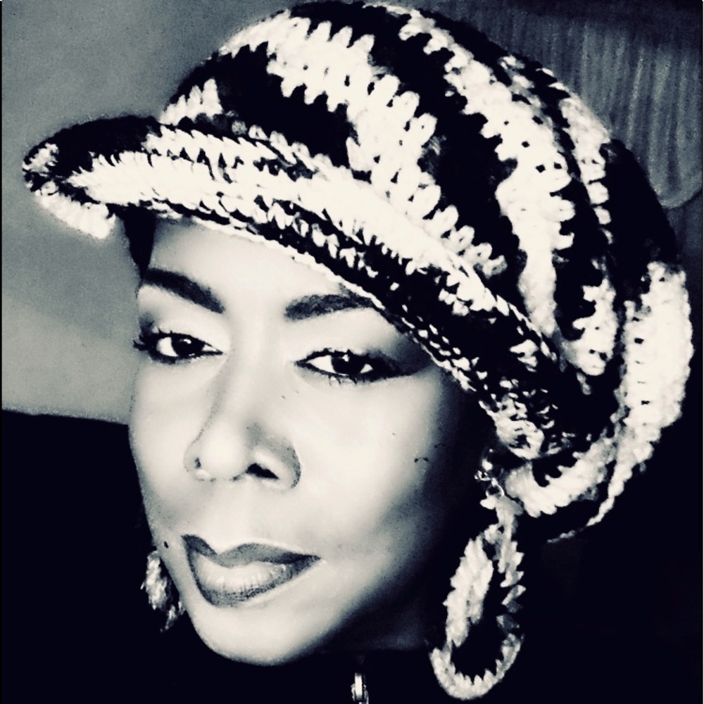 Meet your Posher, Dee